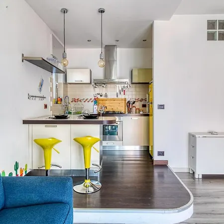 Apartment Uptown Cosy Flat With Sea View *