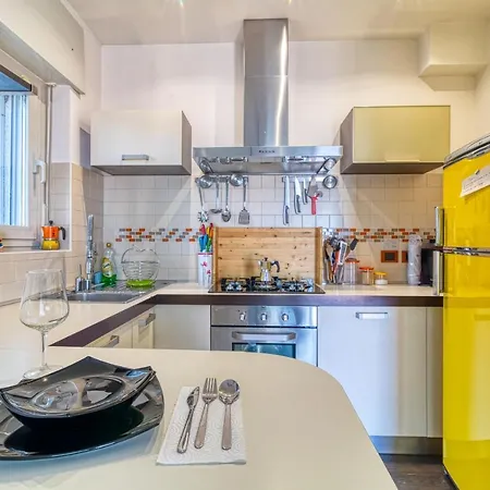 Apartment Uptown Cosy Flat With Sea View *