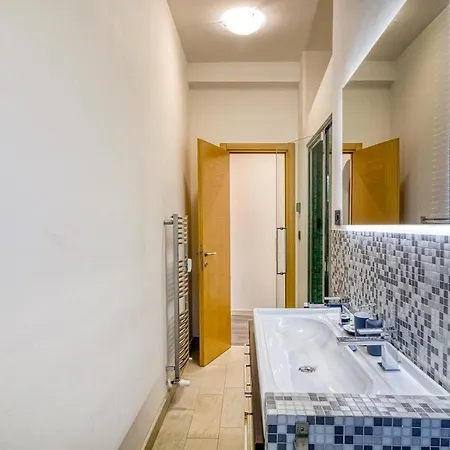 Apartment Uptown Cosy Flat With Sea View *